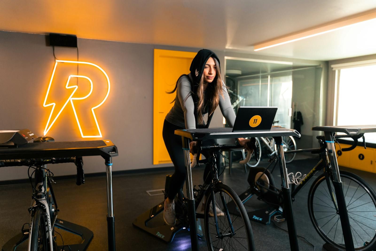 Smart trainer vs cykelrullare — för- och nackdelar