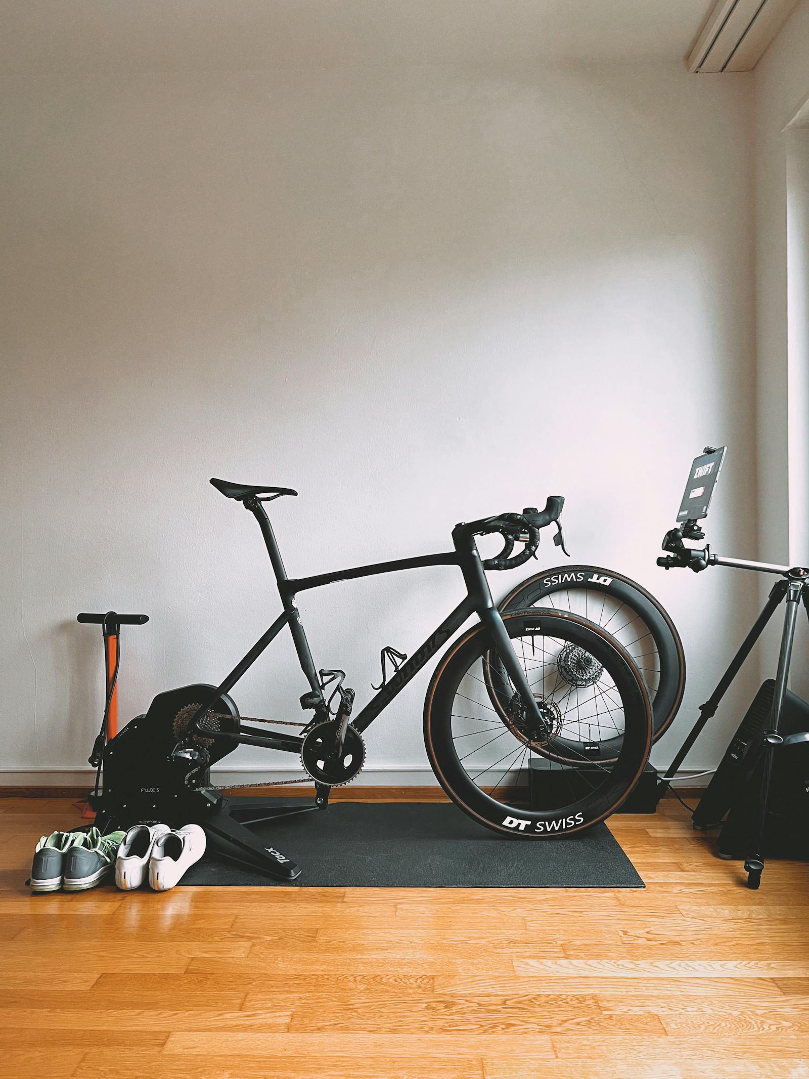 Garmin Tacx Neo 3M — teknisk genomgång och Road Feel-tekniken